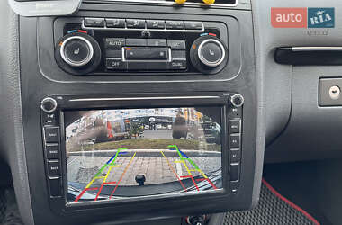 Минивэн Volkswagen Touran 2011 в 