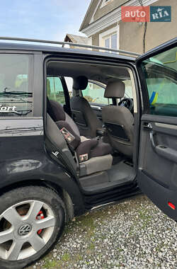Мінівен Volkswagen Touran 2005 в 