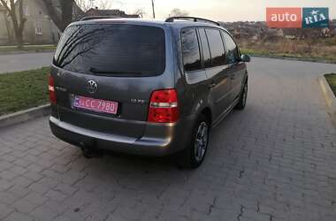 Минивэн Volkswagen Touran 2004 в 