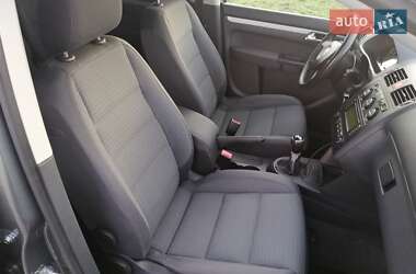Минивэн Volkswagen Touran 2004 в 