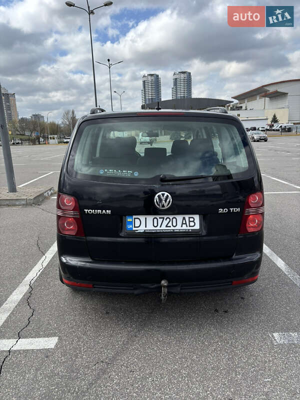 Минивэн Volkswagen Touran 2009 в Киеве