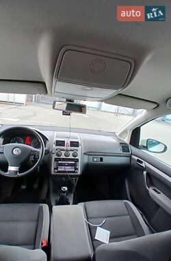 Минивэн Volkswagen Touran 2010 в 