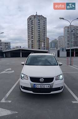 Минивэн Volkswagen Touran 2010 в 