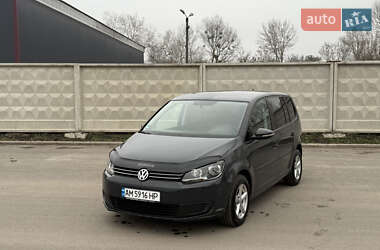 Минивэн Volkswagen Touran 2015 в 