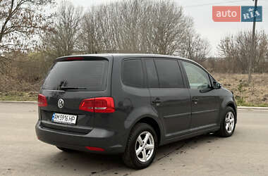 Минивэн Volkswagen Touran 2015 в 