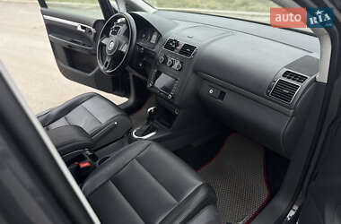 Минивэн Volkswagen Touran 2015 в 