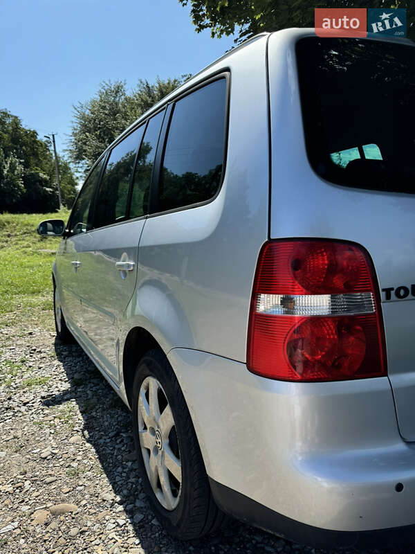 Мінівен Volkswagen Touran 2004 в Бурштині