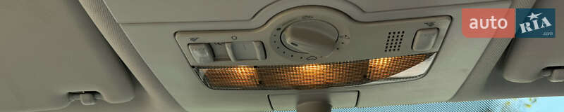 Мінівен Volkswagen Touran 2004 в Бурштині