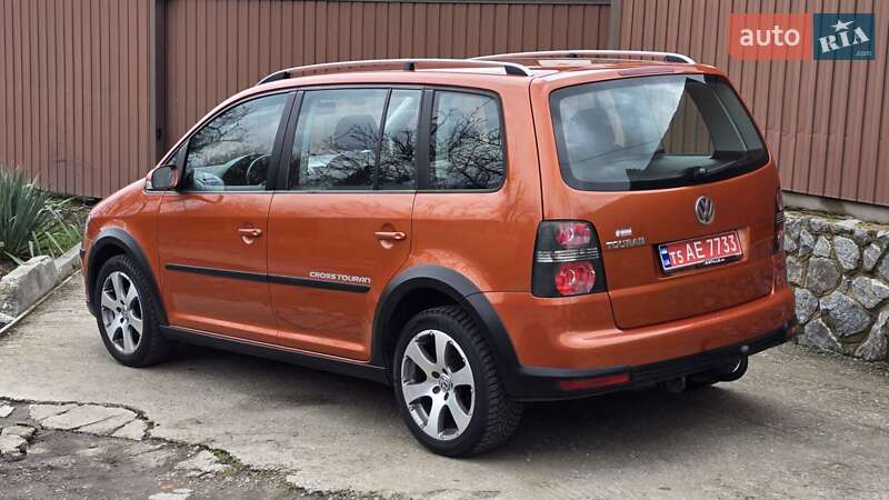 Мінівен Volkswagen Touran 2008 в Полтаві