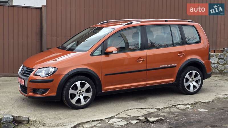 Мінівен Volkswagen Touran 2008 в Полтаві