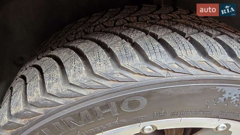 Мінівен Volkswagen Touran 2008 в Полтаві