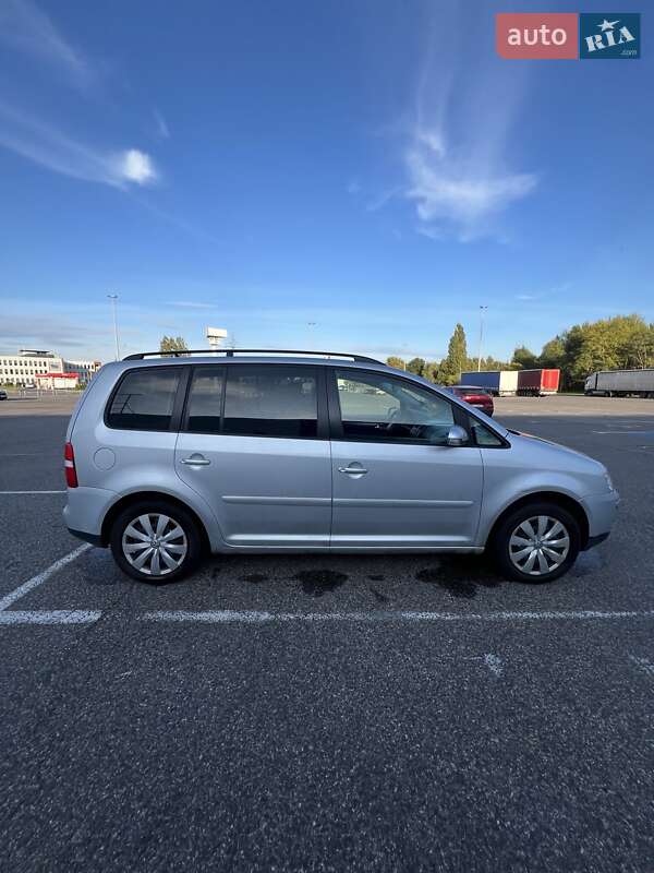 Мінівен Volkswagen Touran 2006 в Олександрії фото 3 Мінівен Volkswagen Touran 2006 в Олександрії