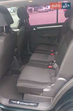 Минивэн Volkswagen Touran 2011 в 