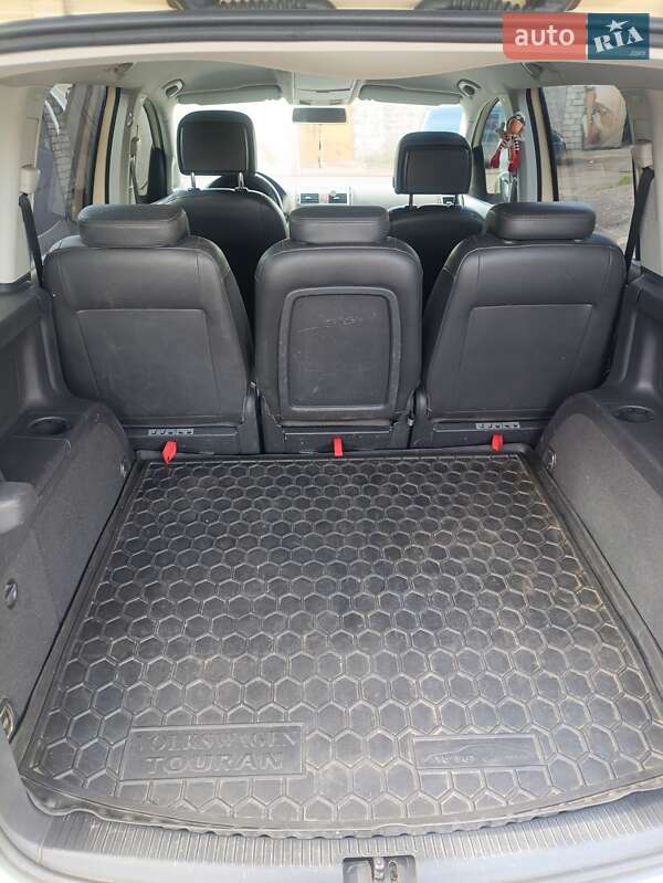 Минивэн Volkswagen Touran 2013 в Кривом Роге
