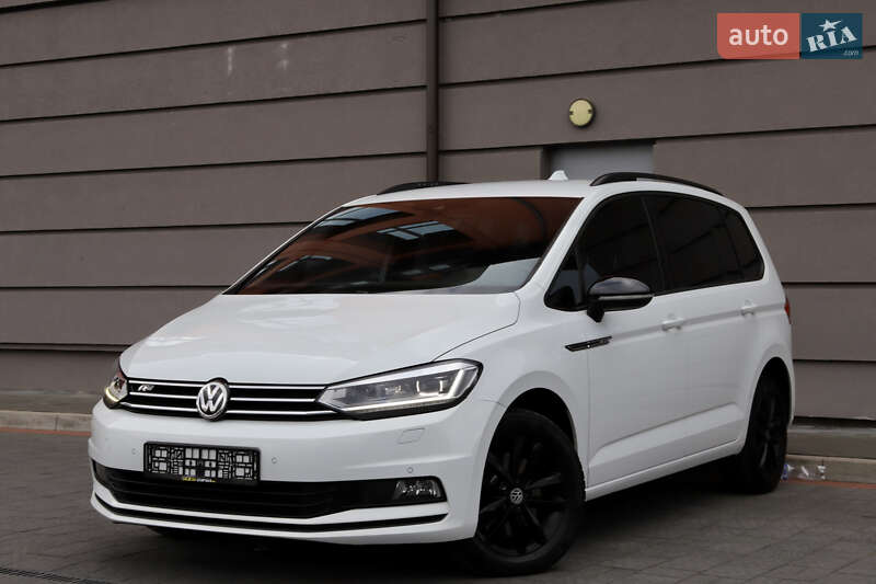Микровэн Volkswagen Touran 2017 в Дрогобыче
