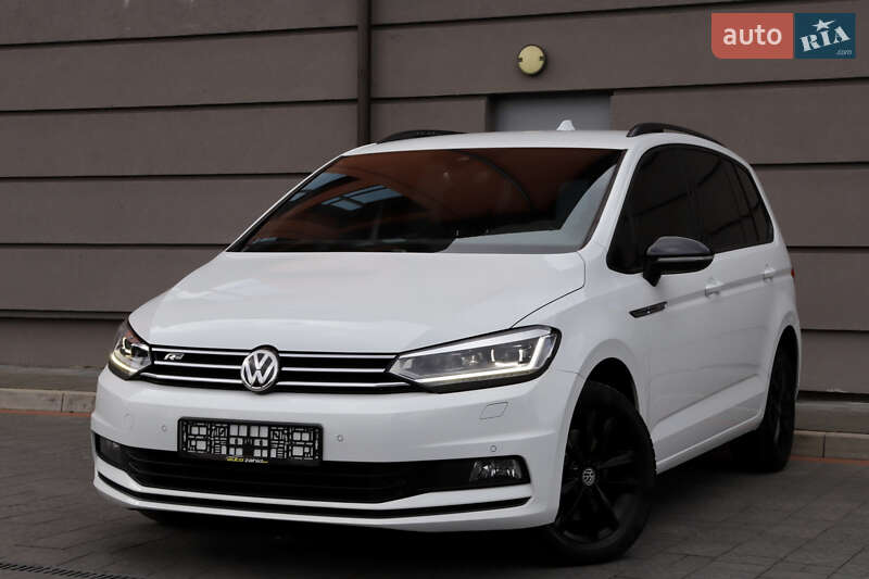 Микровэн Volkswagen Touran 2017 в Дрогобыче