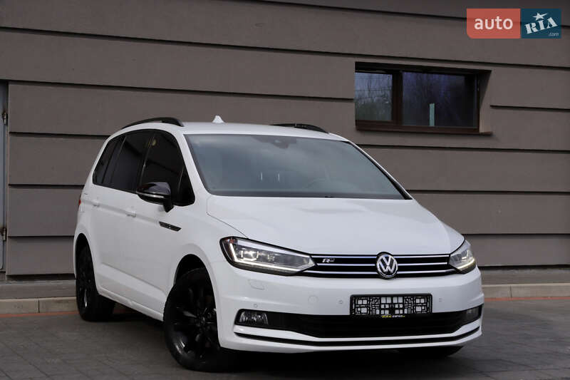 Микровэн Volkswagen Touran 2017 в Дрогобыче
