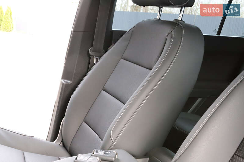 Микровэн Volkswagen Touran 2017 в Дрогобыче