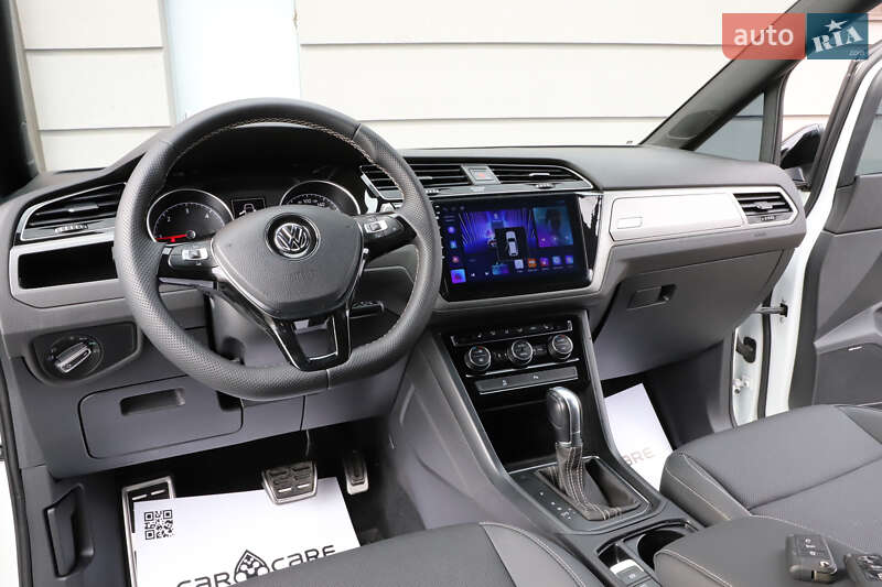 Микровэн Volkswagen Touran 2017 в Дрогобыче
