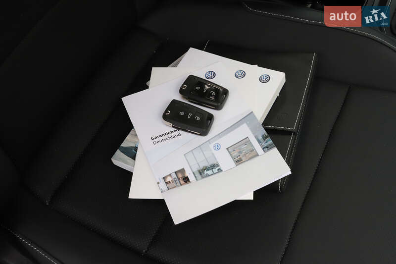 Микровэн Volkswagen Touran 2017 в Дрогобыче