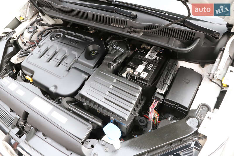 Микровэн Volkswagen Touran 2017 в Дрогобыче