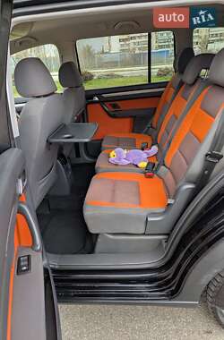Мінівен Volkswagen Touran 2008 в 