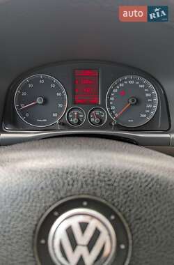 Мінівен Volkswagen Touran 2008 в 