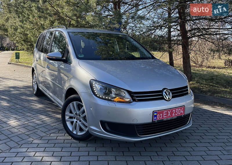 Минивэн Volkswagen Touran 2010 в 