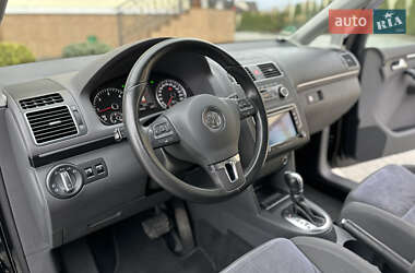 Минивэн Volkswagen Touran 2011 в 