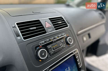 Минивэн Volkswagen Touran 2011 в 