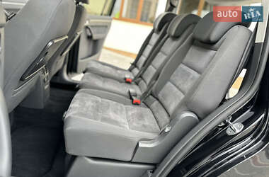 Минивэн Volkswagen Touran 2011 в 