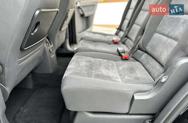 Минивэн Volkswagen Touran 2011 в 