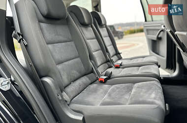 Минивэн Volkswagen Touran 2011 в 