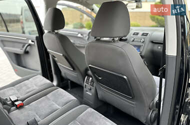 Минивэн Volkswagen Touran 2011 в 