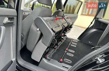 Минивэн Volkswagen Touran 2011 в 