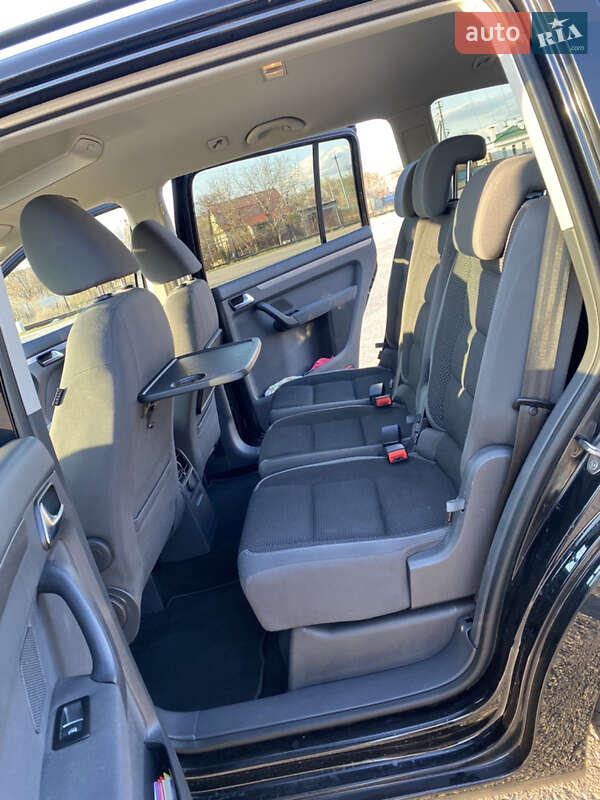 Минивэн Volkswagen Touran 2010 в Киеве фото 19 Минивэн Volkswagen Touran 2010 в Киеве