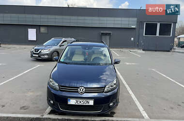 Минивэн Volkswagen Touran 2013 в 