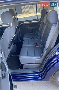 Минивэн Volkswagen Touran 2009 в 