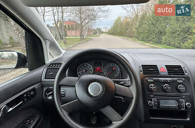 Мінівен Volkswagen Touran 2005 в 