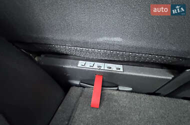 Мінівен Volkswagen Touran 2005 в 