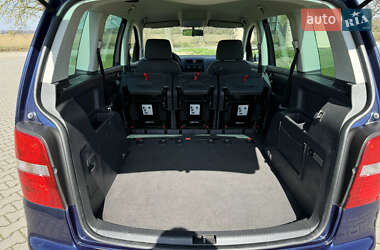Минивэн Volkswagen Touran 2003 в 