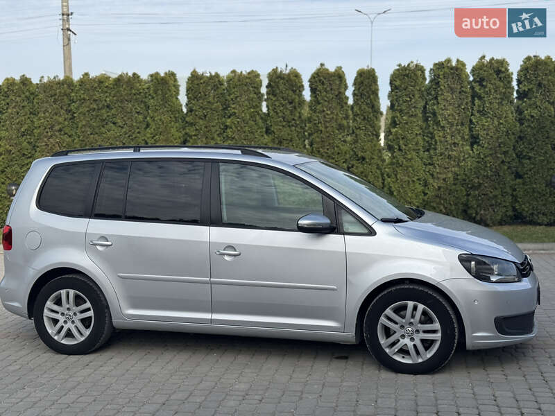Минивэн Volkswagen Touran 2012 в Новой Ушице