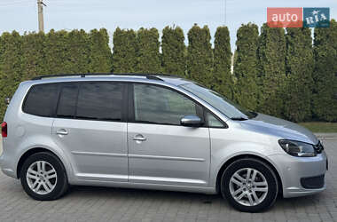 Мінівен Volkswagen Touran 2012 в 
