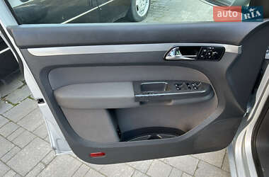 Минивэн Volkswagen Touran 2006 в 