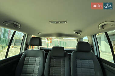 Минивэн Volkswagen Touran 2006 в 