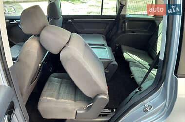 Минивэн Volkswagen Touran 2006 в 