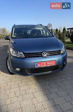 Мінівен Volkswagen Touran 2015 в 