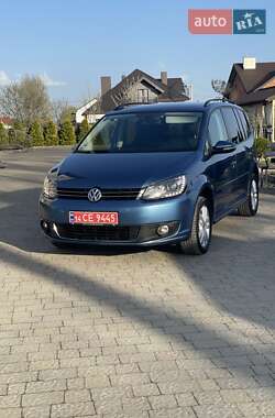 Мінівен Volkswagen Touran 2015 в 