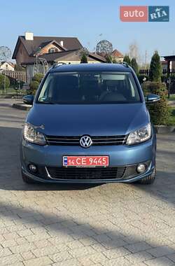 Мінівен Volkswagen Touran 2015 в 