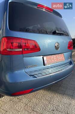 Мінівен Volkswagen Touran 2015 в 